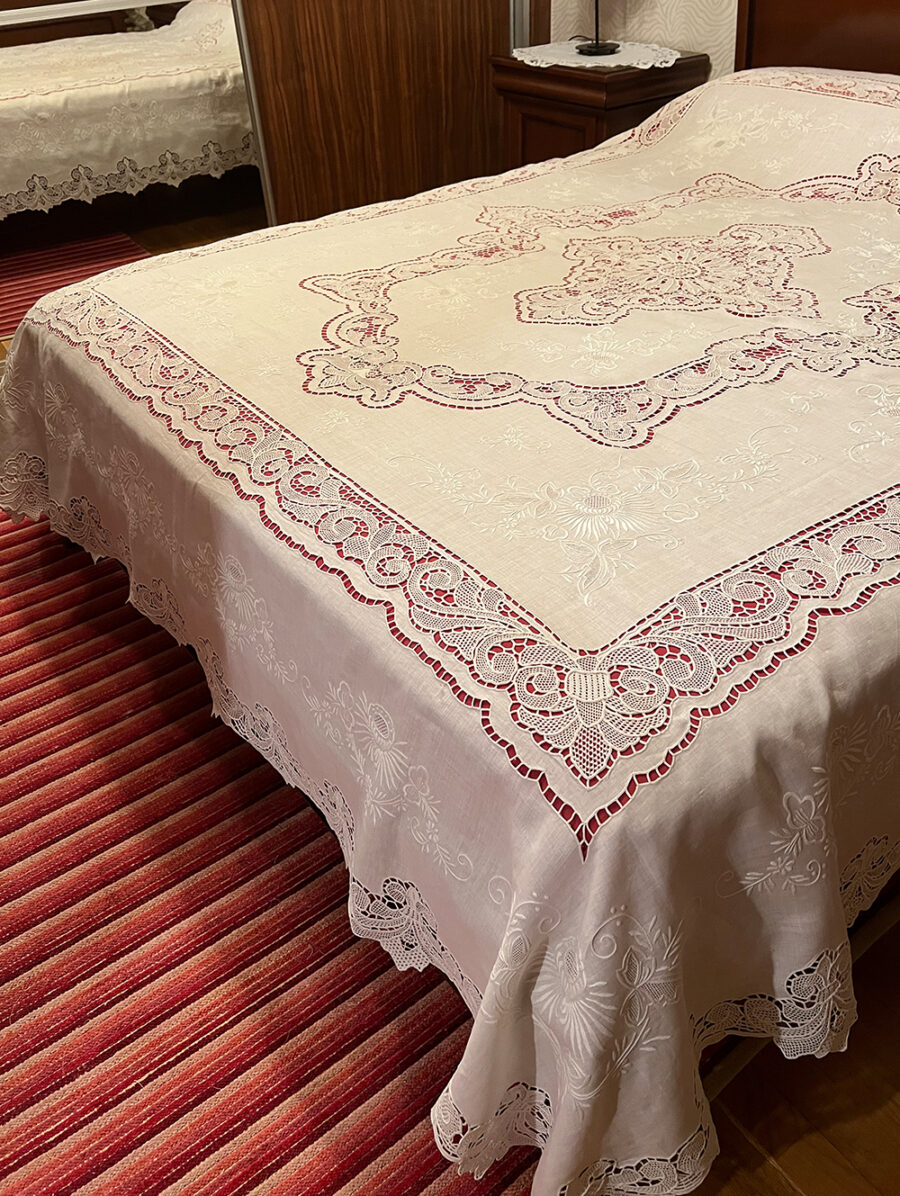 Χειροποίητη Κουβέρτα με Laseta