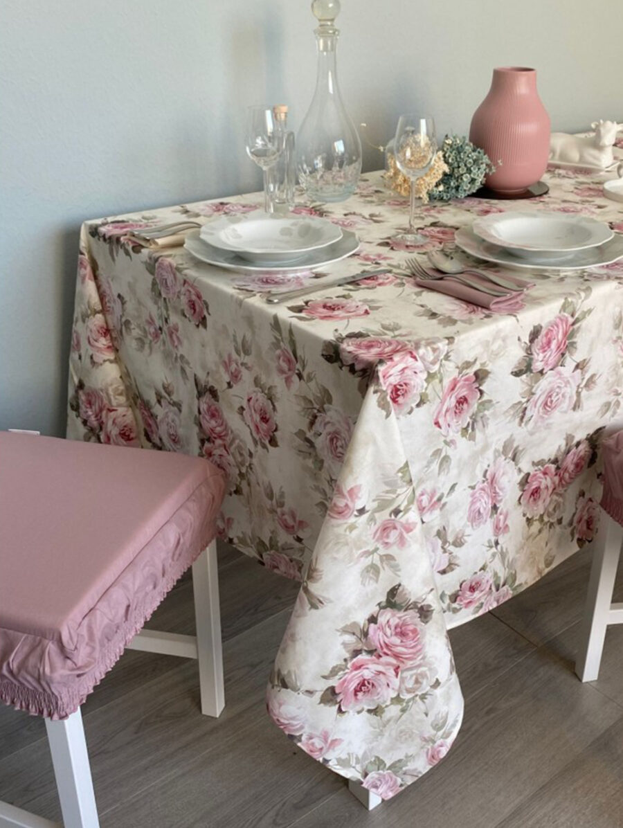 Σετ Τραπεζομάντηλο φαγητού Floral με μονόχρωμες πετσέτες