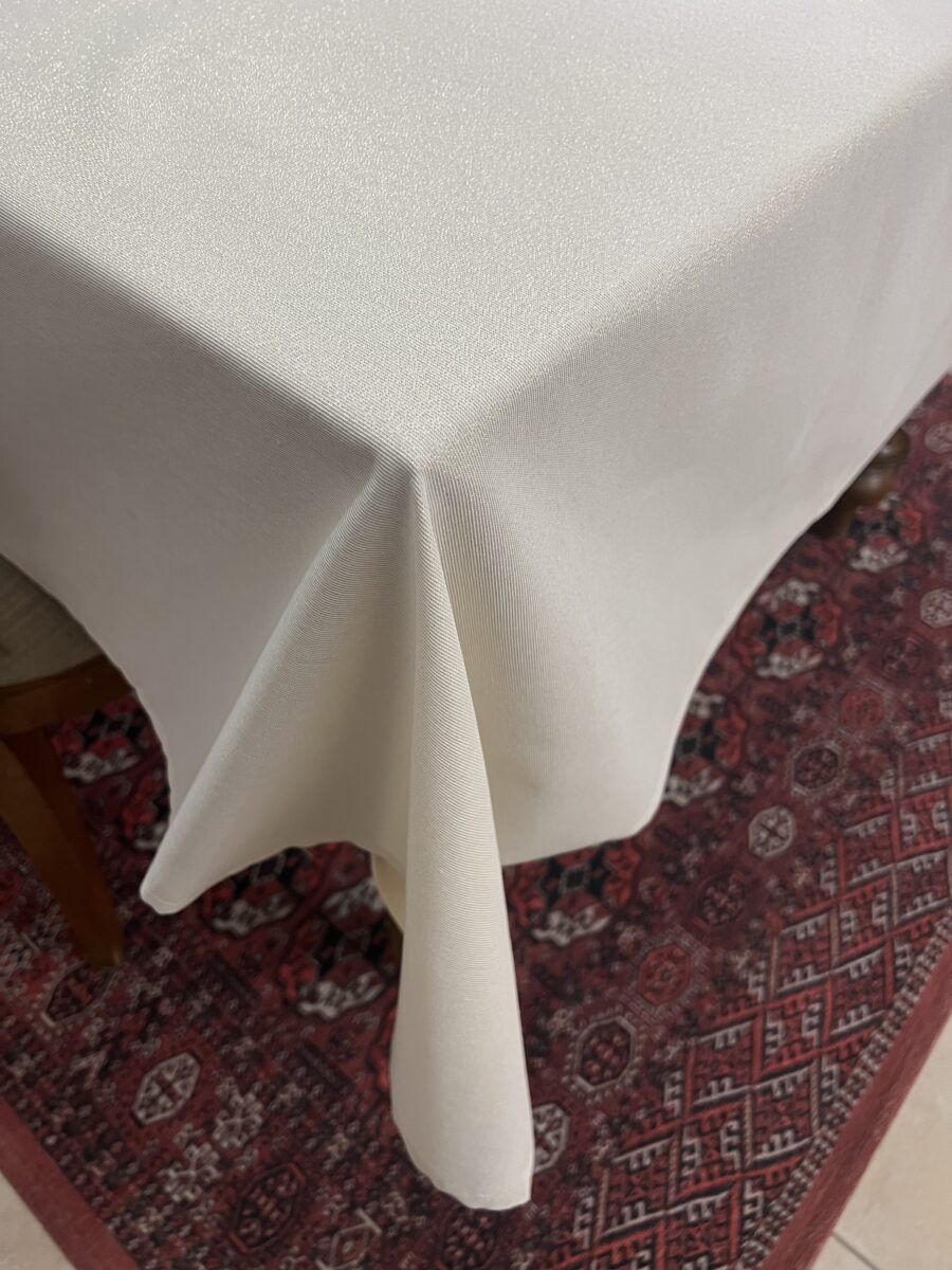 Εκρού Χρυσό τραπεζομάντηλο Lurex