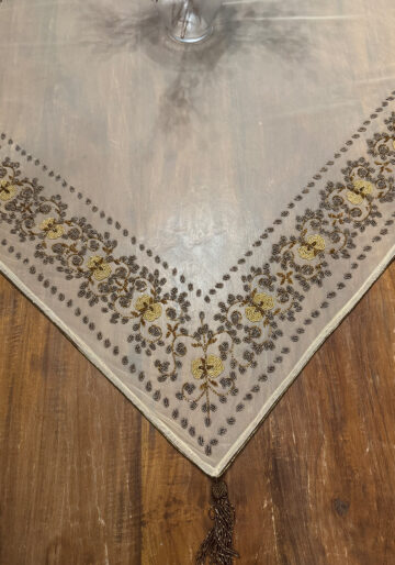 Mπρονζέ Τραπεζοκαρέ Κεντημένo σε Τούλι