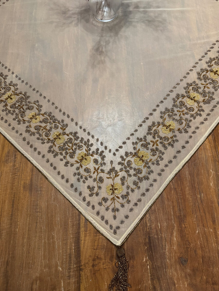 Mπρονζέ Τραπεζοκαρέ Κεντημένo σε Τούλι