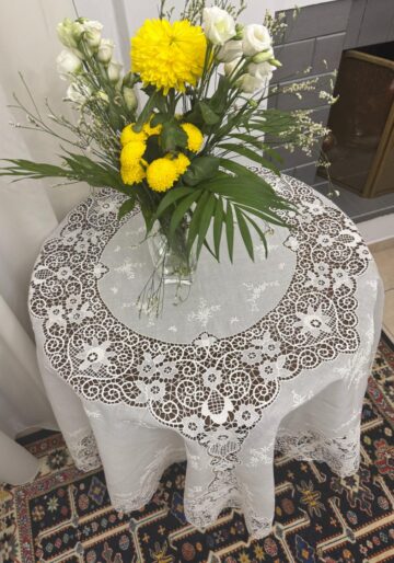 Στρογγυλό Τραπεζομάντηλο από δαντέλα Βρυξελλών