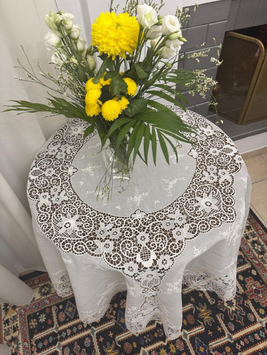 X5033 (1) Στρογγυλό Τραπεζομάντηλο από δαντέλα Βρυξελλών